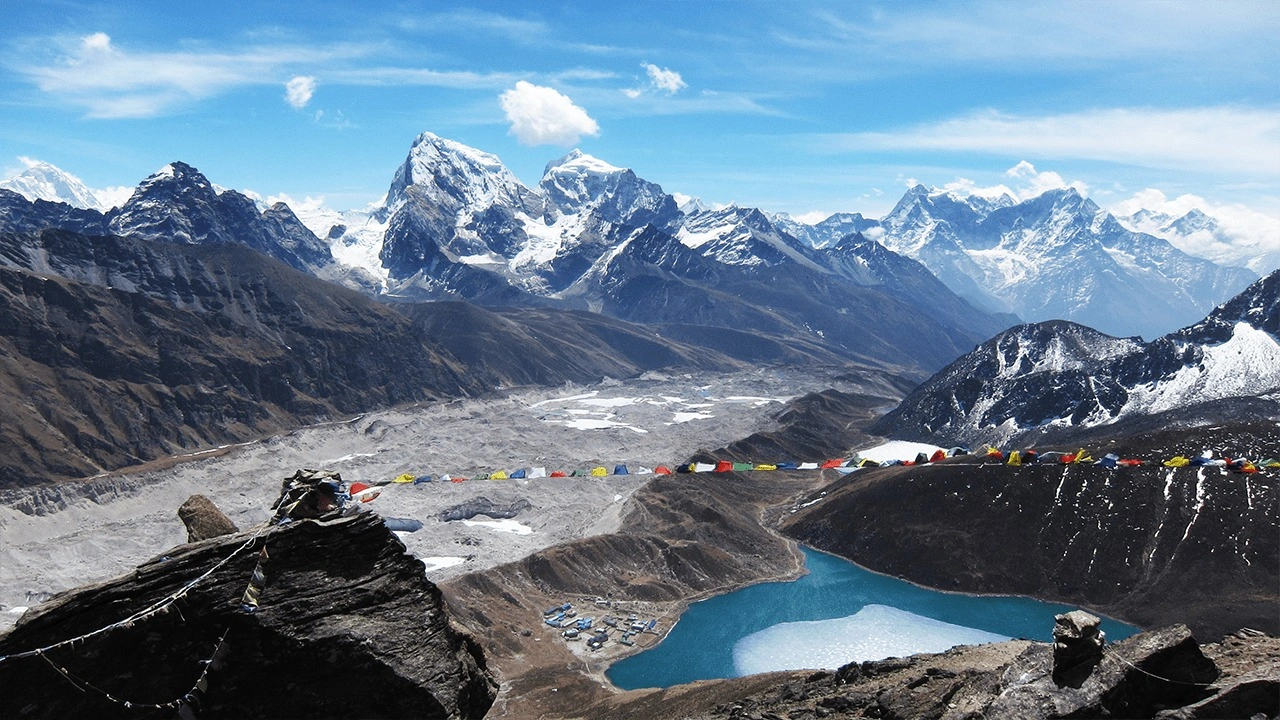 a-trek-in-the-himalayas-a-spiritual-journey-1.webp
