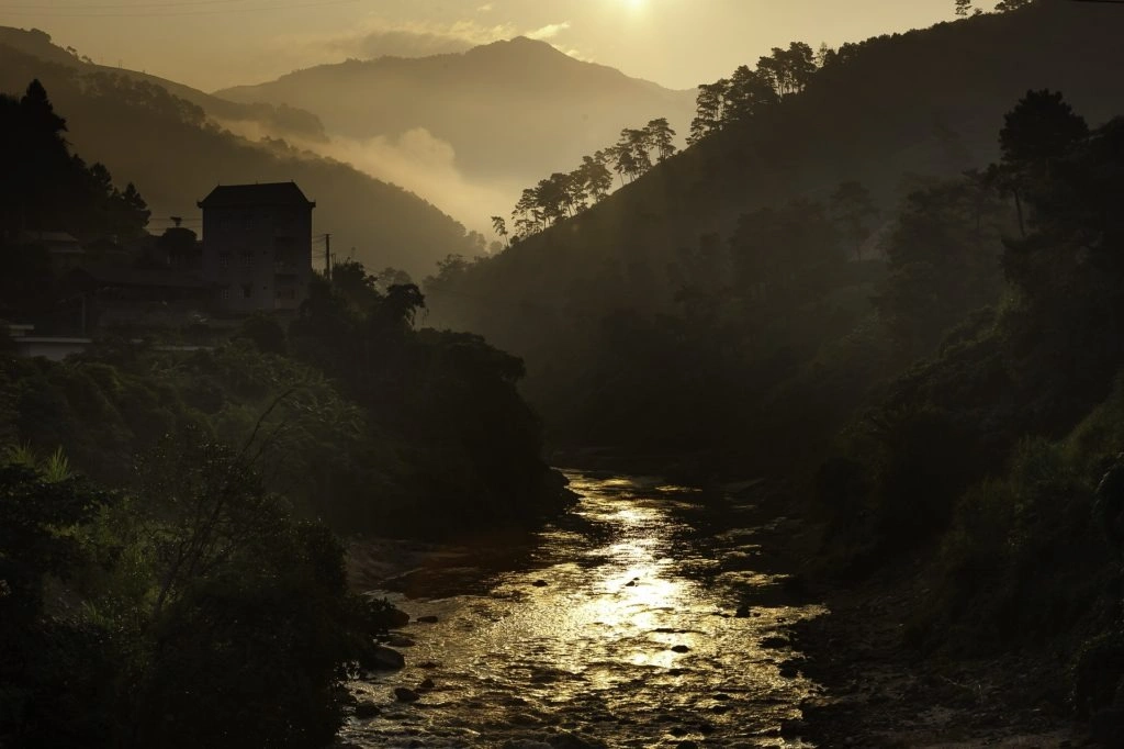 safe-and-spectacular-family-trekking-in-nepal-vital-tips-for-trekking-with-children-2.webp