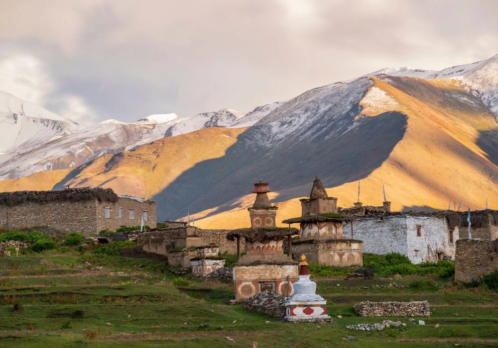 the-ultimate-guide-to-trekking-in-nepal-2.webp